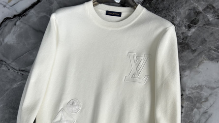 Louis Vuitton - white wool sweater/38, $ 29 