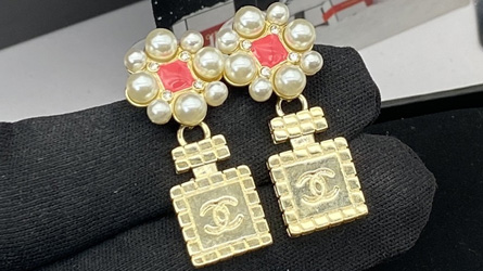 
				Chanel - Jewelry
				smycken